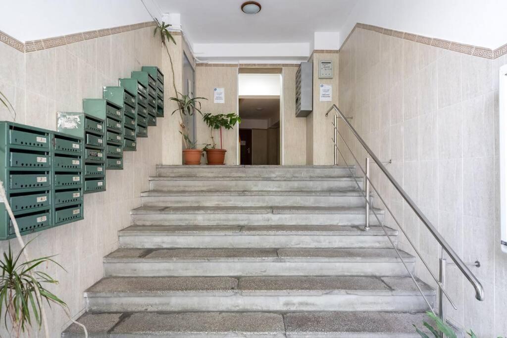 New Era Studio Near Old Town Бухарест Экстерьер фото